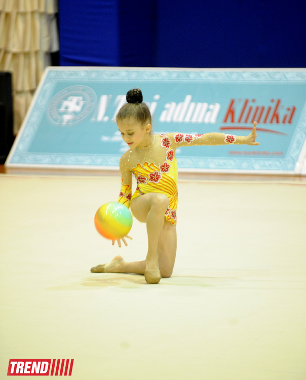 Bədii gimnastika üzrə XX Bakı birinciliyinin ilk qalibləri müəyyənləşib (FOTO)