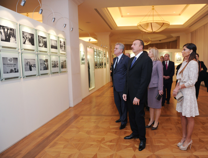 Serbiya Prezidenti və xanımı Heydər Əliyev Fondunda olublar (FOTO)