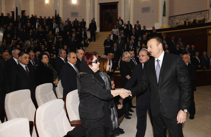 İlham Əliyev AMEA prezidenti Mahmud Kərimovla vida mərasimində iştirak edib (ƏLAVƏ OLUNUB) (FOTO)