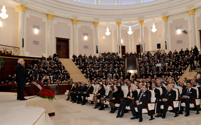 İlham Əliyev AMEA prezidenti Mahmud Kərimovla vida mərasimində iştirak edib (ƏLAVƏ OLUNUB) (FOTO)