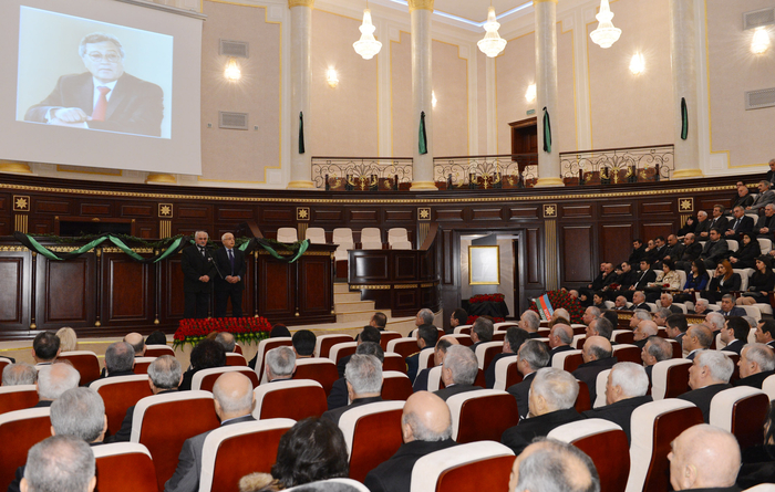 İlham Əliyev AMEA prezidenti Mahmud Kərimovla vida mərasimində iştirak edib (ƏLAVƏ OLUNUB) (FOTO)