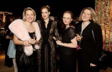 Leyla Əliyeva: Ümidvaram ki, Londondakı sərgi Azərbaycan incəsənətinin daha yaxşı öyrənilməsinə öz töhfəsini verəcək (FOTO)