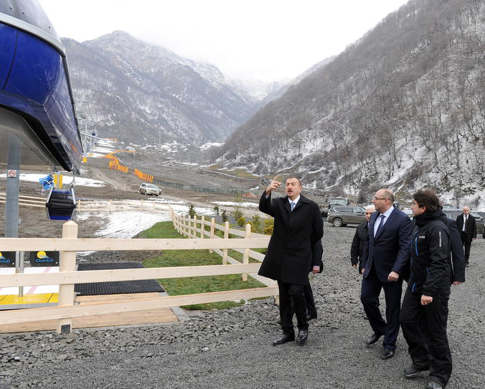 İlham Əliyev Qəbələ "Tufan" Dağ-Xizək Yay-Qış İstirahət Kompleksinin tikintisi ilə tanış olub (FOTO)