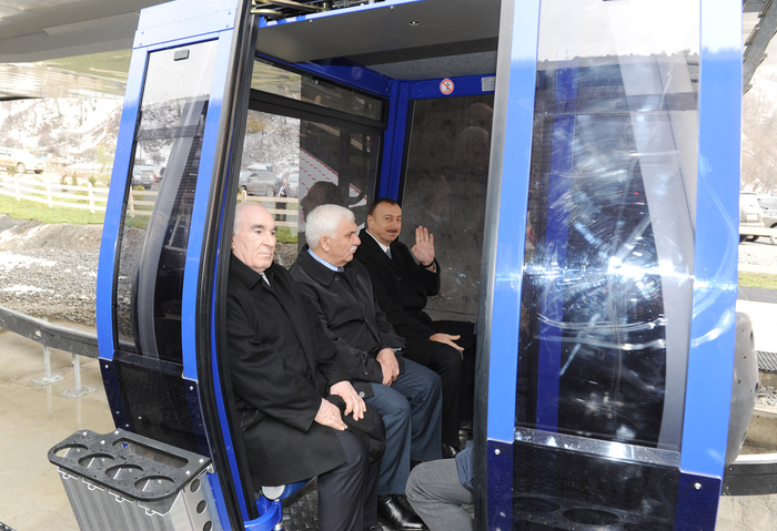 İlham Əliyev Qəbələ "Tufan" Dağ-Xizək Yay-Qış İstirahət Kompleksinin tikintisi ilə tanış olub (FOTO)