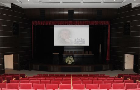 Prezident İlham Əliyev Qəbələ Mədəniyyət Mərkəzinin açılışında iştirak edib (FOTO)