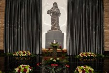Leyla Əliyeva: Xocalı faciəsində vəhşicəsinə qətlə yetirilən günahsız insanlar heç zaman unudulmayacaq və qəlblərimizdə əbədi yaşayacaqlar (FOTO)