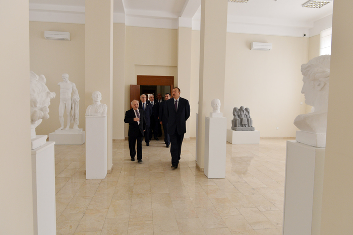 Prezident İlham Əliyev Azərbaycan Dövlət Rəssamlıq Akademiyasının yeni korpusunda yaradılan şəraitlə tanış olub (FOTO)