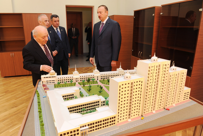 Prezident İlham Əliyev Azərbaycan Dövlət Rəssamlıq Akademiyasının yeni korpusunda yaradılan şəraitlə tanış olub (FOTO)