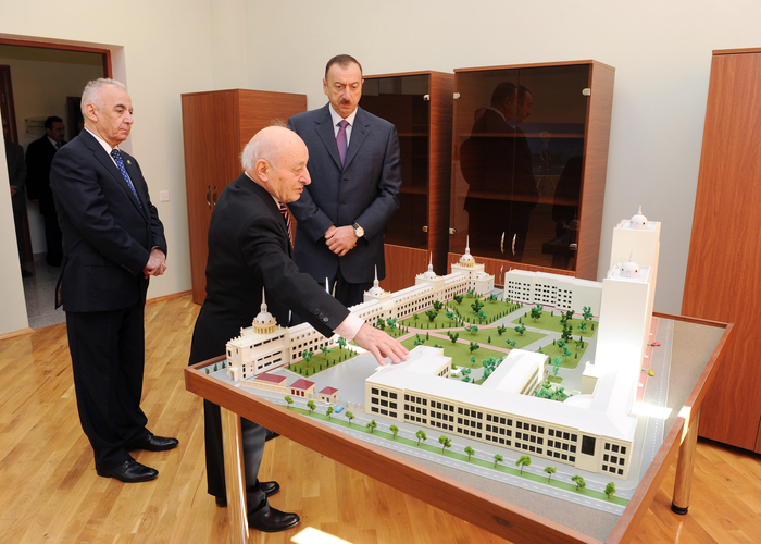Prezident İlham Əliyev Azərbaycan Dövlət Rəssamlıq Akademiyasının yeni korpusunda yaradılan şəraitlə tanış olub (FOTO)