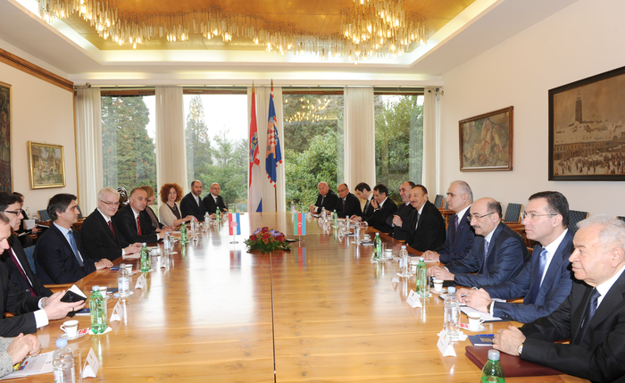 Azərbaycan və Xorvatiya prezidentlərinin geniş tərkibdə görüşü olub (FOTO)
