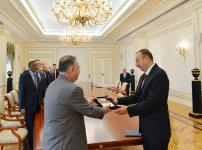 Prezident İlham Əliyev Beynəlxalq konfransın iştirakçılarını qəbul edib (FOTO)
