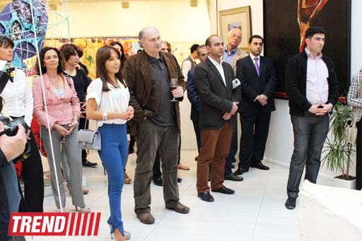 Bakıda Müasir İncəsənət Muzeyində Almaniyanın foto-rəssamı Helqa Perisin sərgisi açılıb (FOTO)