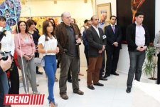 Bakıda Müasir İncəsənət Muzeyində Almaniyanın foto-rəssamı Helqa Perisin sərgisi açılıb (FOTO)