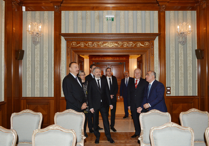İlham Əliyev Azərbaycan Dövlət Musiqili Teatrının əsaslı bərpa işlərindən sonra açılış mərasimində iştirak edib  (FOTO)