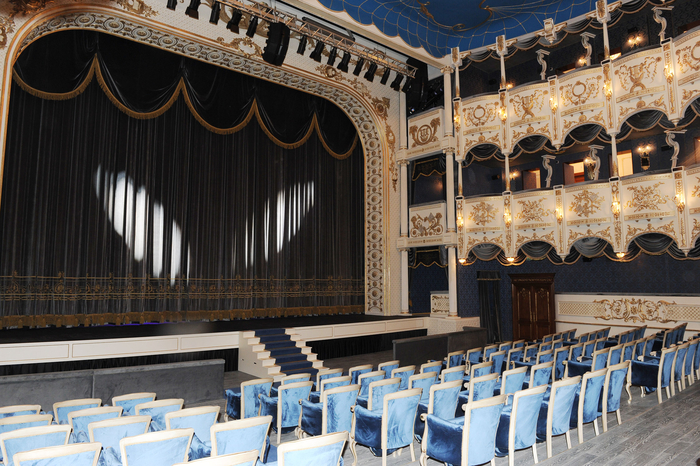 İlham Əliyev Azərbaycan Dövlət Musiqili Teatrının əsaslı bərpa işlərindən sonra açılış mərasimində iştirak edib  (FOTO)