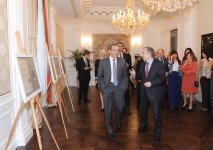 Mehriban Əliyeva Parisdə “Müasir Azərbaycan incəsənəti” mövzusunda keçirilən  sərgi ilə yaxından tanış olub (FOTO)