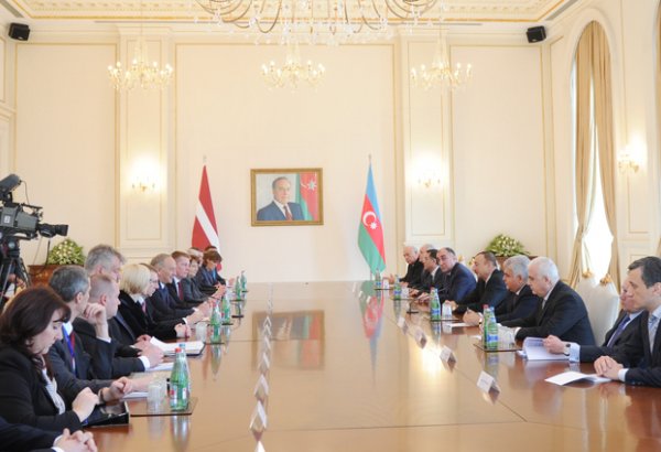 Prezident İlham Əliyev: Azərbaycan və Latviya birgə səyləri gücləndirib daha da yaxşı əməkdaşlığa nail olmalıdır (FOTO)