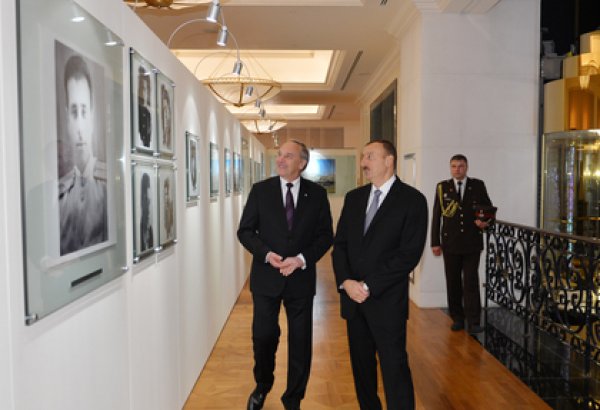 Latviya Prezidenti Heydər Əliyev Fondu ilə tanış olub (FOTO)