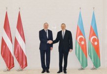 Bakıda Latviya Prezidentinin rəsmi qarşılanma mərasimi olub (FOTO)