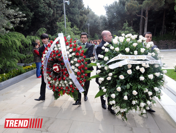 Zərifə Əliyevanın 90 illik yubileyinə həsr olunmuş inşa yazı müsabiqəsinin qalibləri mükafatlandırılıb (FOTO)