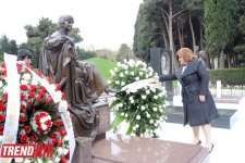 Zərifə Əliyevanın 90 illik yubileyinə həsr olunmuş inşa yazı müsabiqəsinin qalibləri mükafatlandırılıb (FOTO)