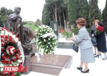 Zərifə Əliyevanın 90 illik yubileyinə həsr olunmuş inşa yazı müsabiqəsinin qalibləri mükafatlandırılıb (FOTO)