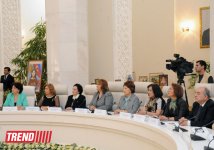 Zərifə Əliyevanın 90 illik yubileyinə həsr olunmuş inşa yazı müsabiqəsinin qalibləri mükafatlandırılıb (FOTO)