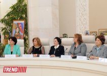 Zərifə Əliyevanın 90 illik yubileyinə həsr olunmuş inşa yazı müsabiqəsinin qalibləri mükafatlandırılıb (FOTO)