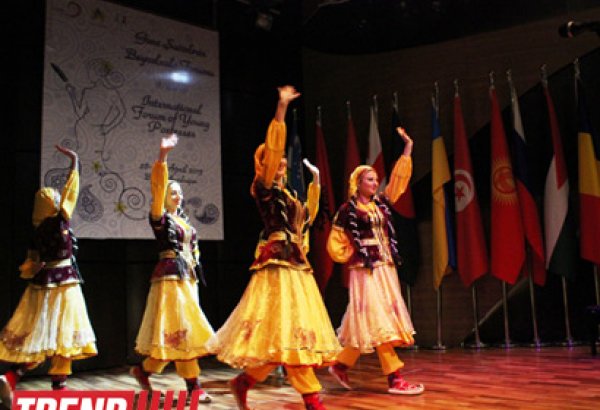 Bakıda 20 ölkənin gənc şairələrinin forumu keçirilir (FOTO)