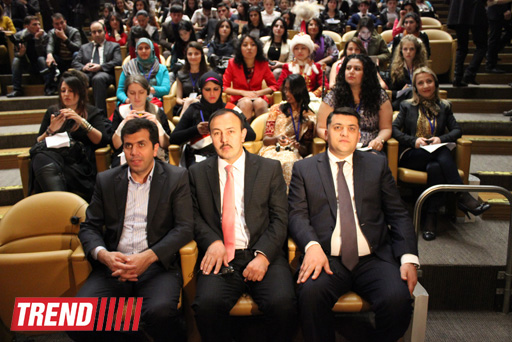 Bakıda 20 ölkənin gənc şairələrinin forumu keçirilir (FOTO)