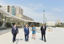 Prezident İlham Əliyev Bakıda yeni istirahət kompleksində tikinti işlərinin gedişi ilə tanış olub (FOTO)