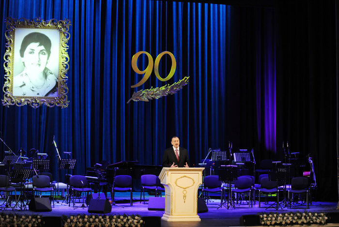 Prezident İlham Əliyev: Zərifə Əliyeva Azərbaycan xanımına xas olan bütün müsbət keyfiyyətləri özündə təcəssüm etdirirdi (ƏLAVƏ OLUNUB-2) (FOTO)