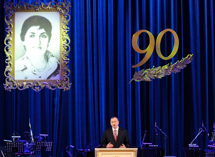 Prezident İlham Əliyev: Zərifə Əliyeva Azərbaycan xanımına xas olan bütün müsbət keyfiyyətləri özündə təcəssüm etdirirdi (ƏLAVƏ OLUNUB-2) (FOTO)