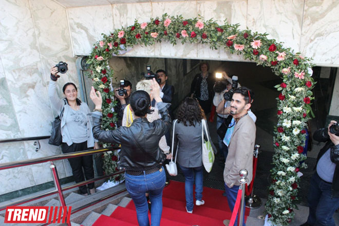 YARAT! Müasir İncəsənət Məkanı rəssam və dizayner Orxan Məmmədin işini təqdim edib (FOTO)