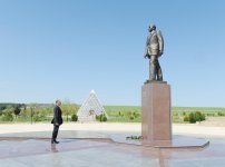 İlham Əliyev Qobustan rayonunda səfərdədir (FOTO)