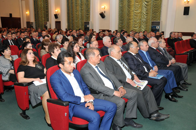 Dəmiryolçular ulu öndər Heydər Əliyevin 90 illik yubileyinə həsr olunmuş təntənəli tədbir keçiriblər (FOTO)