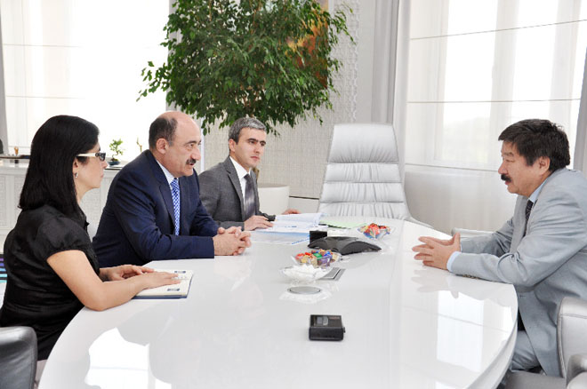 Əbülfəs Qarayev TÜRKSOY-un baş katibi ilə görüşüb (FOTO)