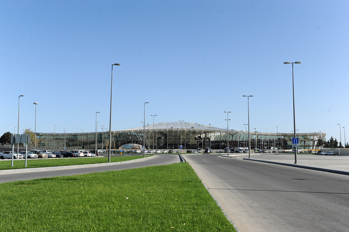 İlham Əliyev Beynəlxalq Logistika Mərkəzinin açılışında iştirak edib, yeni alınmış sərnişin təyyarələrinə baxıb (FOTO)