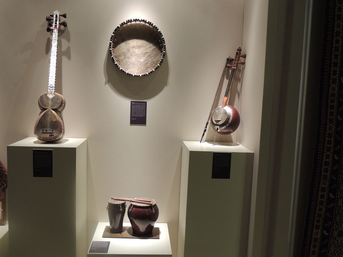 Evianlılar Heydər Əliyev Fondu tərəfindən təşkil edilən sərgiyə və konsertə böyük maraq göstəriblər (FOTO)