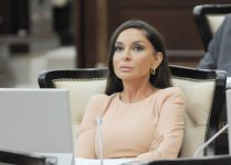 Mehriban Əliyeva: Azərbaycan dövlətinin qurucusu Heydər Əliyev hər bir azərbaycanlının qəlbində qoyub getdiyi dövlətçilik irsi və gördüyü nəhəng işlərlə yaşayacaq