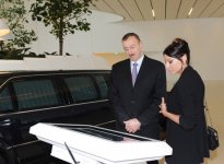 İlham Əliyev və xanımı Mehriban Əliyeva Heydər Əliyev Mərkəzində yaradılmış Heydər Əliyev Muzeyi ilə tanış olublar (FOTO)