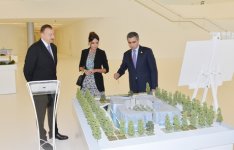 İlham Əliyev və xanımı Mehriban Əliyeva Heydər Əliyev Mərkəzində yaradılmış Heydər Əliyev Muzeyi ilə tanış olublar (FOTO)