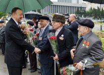 Prezident İlham Əliyev və xanımı 9 May - Qələbə bayramı münasibətilə keçirilən təntənəli mərasimdə iştirak ediblər (ƏLAVƏ OLUNUB)(FOTO)