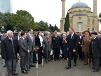 Prezident İlham Əliyev və xanımı 9 May - Qələbə bayramı münasibətilə keçirilən təntənəli mərasimdə iştirak ediblər (ƏLAVƏ OLUNUB)(FOTO)