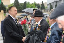 Prezident İlham Əliyev və xanımı 9 May - Qələbə bayramı münasibətilə keçirilən təntənəli mərasimdə iştirak ediblər (ƏLAVƏ OLUNUB)(FOTO)