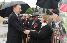 Prezident İlham Əliyev və xanımı 9 May - Qələbə bayramı münasibətilə keçirilən təntənəli mərasimdə iştirak ediblər (ƏLAVƏ OLUNUB)(FOTO)