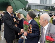 Prezident İlham Əliyev və xanımı 9 May - Qələbə bayramı münasibətilə keçirilən təntənəli mərasimdə iştirak ediblər (ƏLAVƏ OLUNUB)(FOTO)
