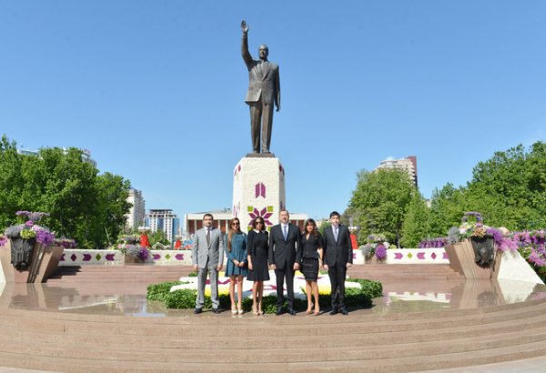 Azərbaycan Prezidenti İlham Əliyev və xanımı Gül bayramında iştirak ediblər (ƏLAVƏ OLUNUB) (FOTO)