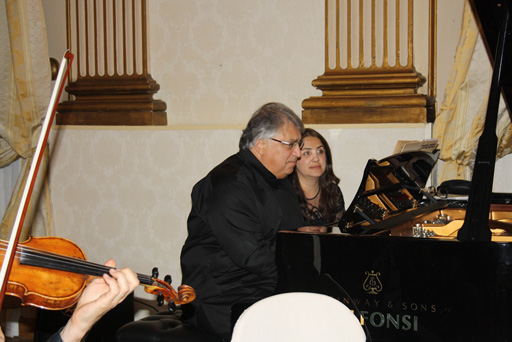 Heydər Əliyevin 90 illik yubileyi münasibətilə Romanın Brankaço sarayında konsert keçirilib (FOTO)