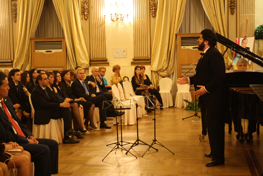 Heydər Əliyevin 90 illik yubileyi münasibətilə Romanın Brankaço sarayında konsert keçirilib (FOTO)